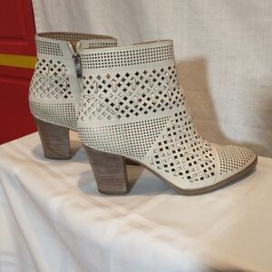 Franco Sarto Woven Cream Ankle Boots Size 7.5